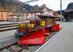 RhB Spurpflug Xk 9143 (Baujahr 1968) abgestellt am 01.11.2019 im Bahnhof Pontresina.