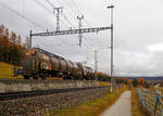 Vierachsige Schmalspur Drehgestell-Kesselwagen RhB Za 8111 und RhB Za 8109 f�r Heiz�l/Diesel, abgestellt am 02.11.2019 in Pontresina.