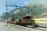 Die RhB Ge 6/6 412 rangiert in Zernez. 

September 1993