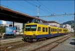 Ein banales Bahnsteigbild aus Vevey, k�nnte man sagen, w�re nicht der abgelichtete Zug der Train des Vignes auf einer seiner letzten Fahrten in dieser Farbgebung.