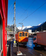 
Nochmal, nun auf der Rückfahrt....
Der RhB Gepäcktriebwagen Ge 2/2 151, ex BB Fe 2/2 51, steht am 02.11.2019 in Poschiavo (aufgenommen aus einem Zugheraus). 
