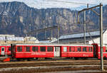 Der vierachsigen Mitteleinstiegswagen leichte Stahlbauart RhB B 2302 (ex B⁴� 2303, ex C⁴ 2303) zum „Fliegender Rh�tier“ (ABe 4/4 501 – 504) am 20 Februar 2017 abgestellt