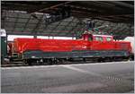 Das  Gefährt  an vierter Stelle im sonderbaren Zug entpuppte sich als Aem 940 001 (UIC 9185 4 940 001-1 CH SBBI) auf Testfahrt.