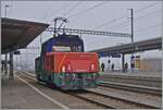 Die SBB Cargo Eem 923 021-0 wartet in Oensingen auf einen n�chsten Einsatz.  

8. Nov. 2025