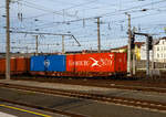 4-achsiger Drehgestell-Containertragwagen 33 54 4694 180-9 CZ-MT, der Gattung Sggnss-XL (80ft), der METRANS Rail s.r.o.