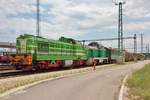 Zur�ckgefarbt in Originalschema steht M40-114 mit ein Gleisbauzug am 12 Mai 2018 in Kelenf�ld.